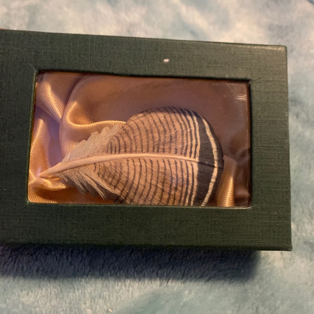 George Keith Feather Pin - Picture 2 of 3